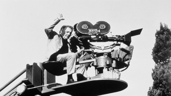 Fellini za kamerou na jeřábu