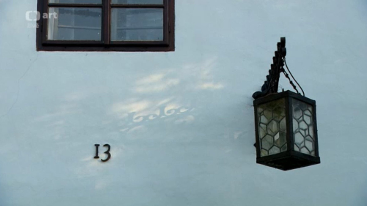 lucerna a popisné číslo 13 na Reynkově domě