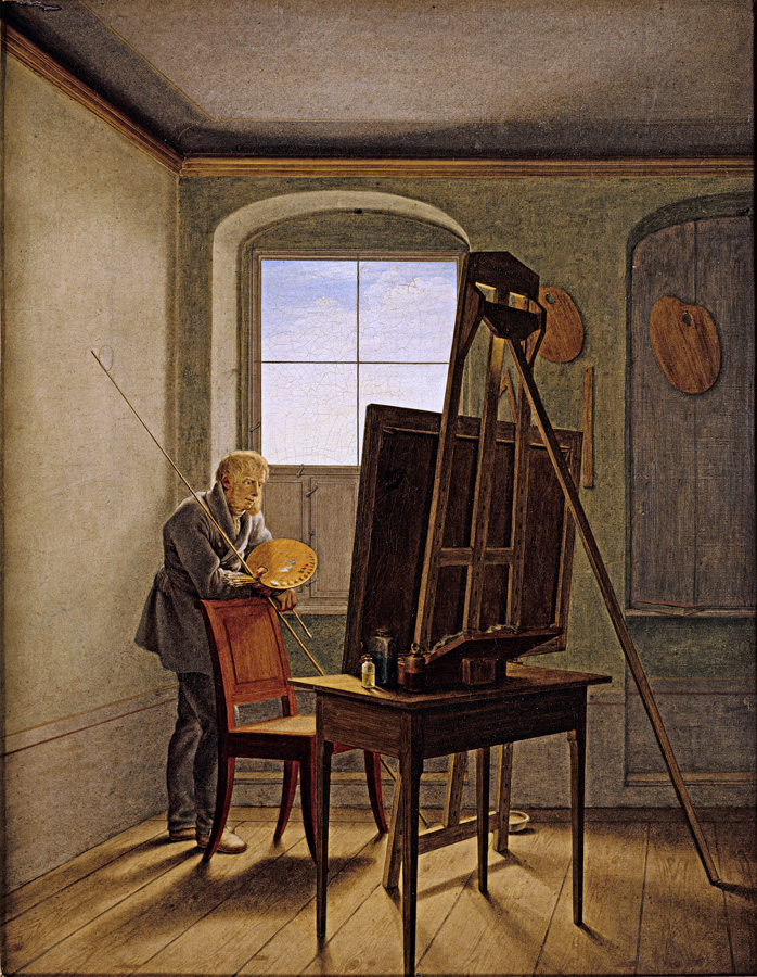 malíř s paletou pozoruje plátno