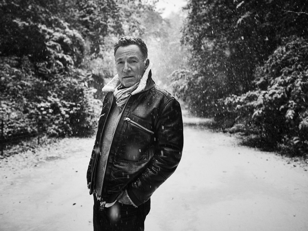Bruce Springsteen na zasněžené cestě