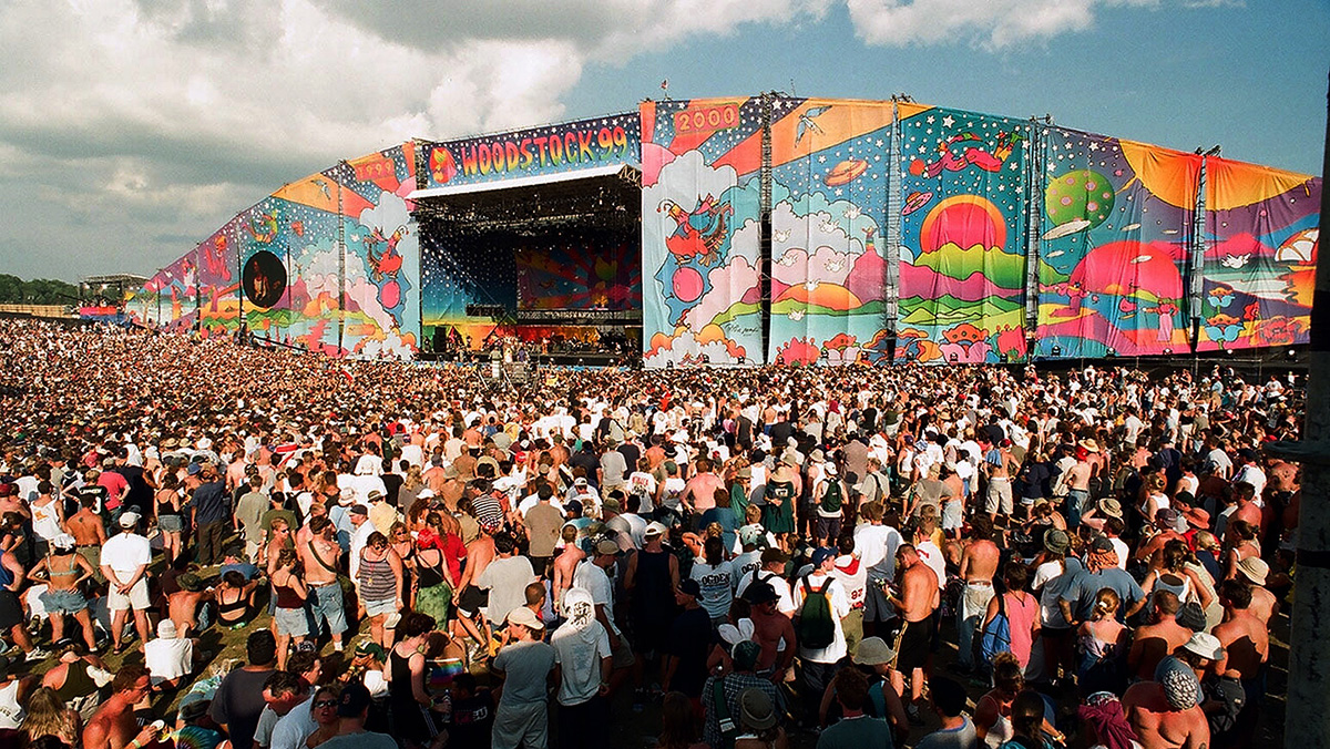 Záběr z filmu Woodstock 99