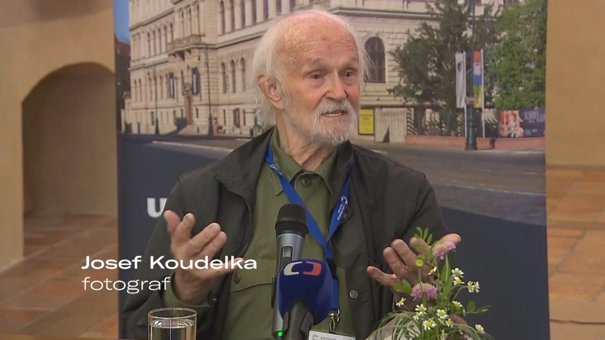 Josef Koudelka na tiskové konferenci