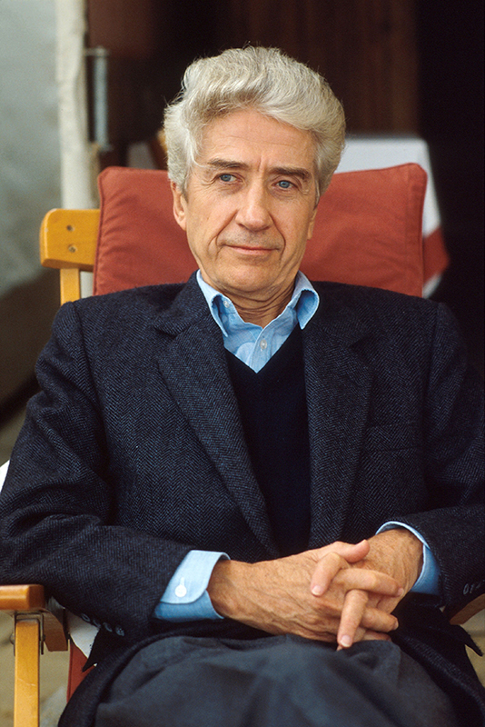 Francouzský režisér Alain Resnais v roce 1990