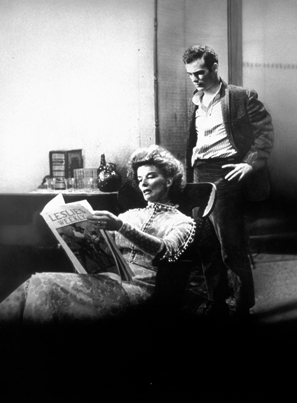 Katherine Hepburn ve snímku Cesta dlouhým dnem do noci