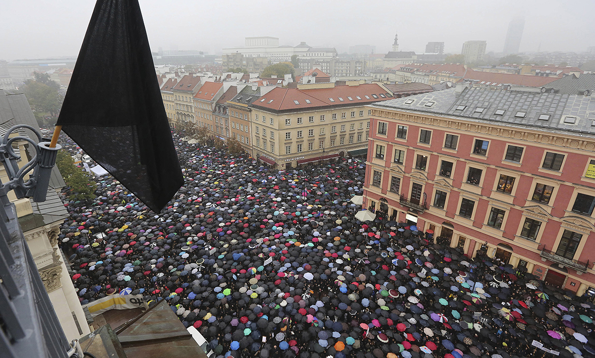 Opoziční demonstrace ve Varšavě 3. října 2016