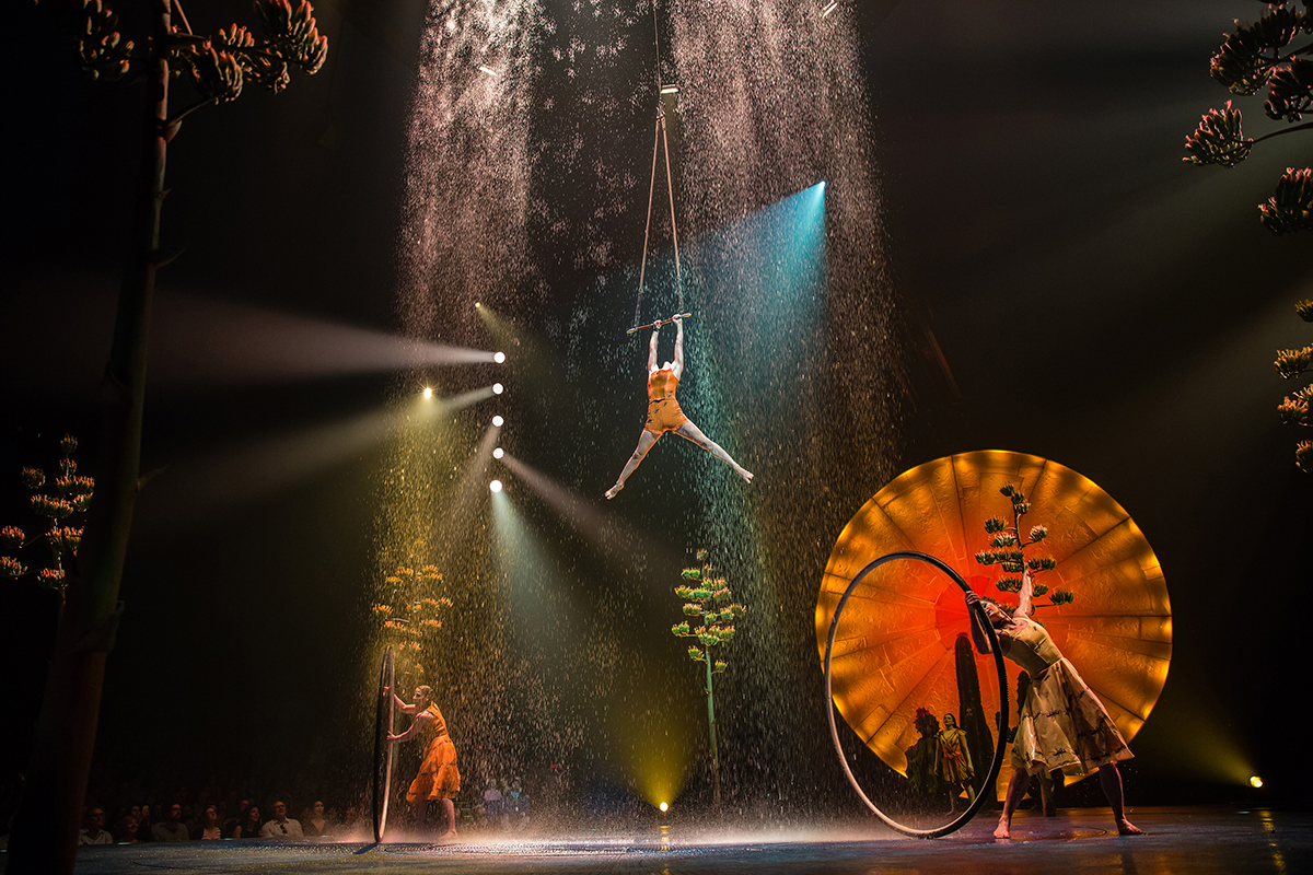 Z představení Luzia slavného souboru Cirque Du Soleil