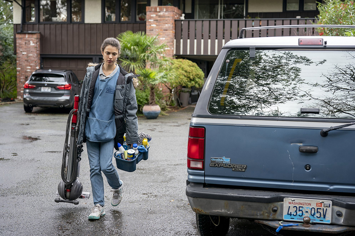 Margaret Qualley v hlavní roli předloňské netflixovské minisérie Služka