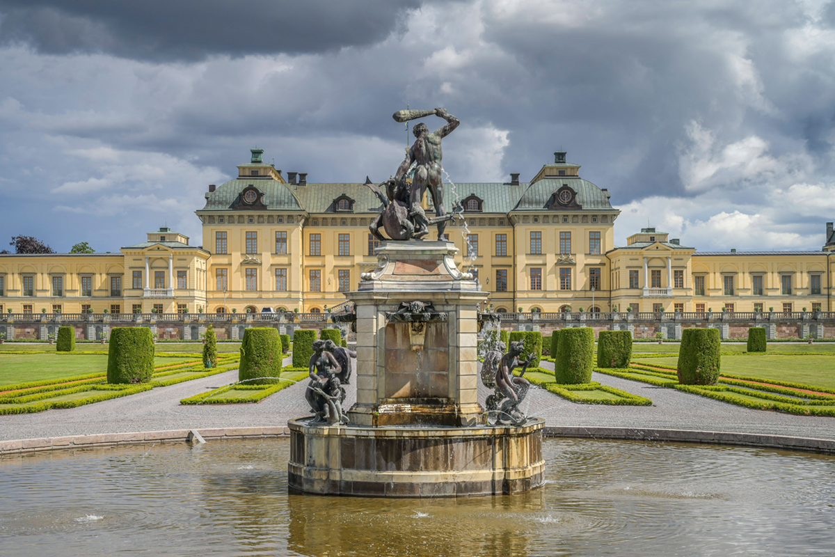 Herkulova fontána v zámeckém parku Drottningholm