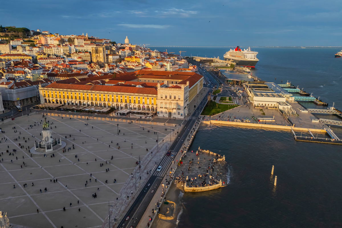 Letecký snímek náměstí Praça do Comerci