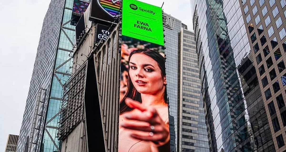 Ewa Farna na Times Square