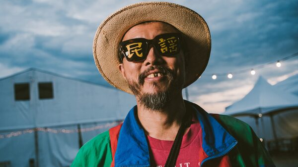 Katsumi Tanaka - kytarista japonského uskupení Minyo Crusaders