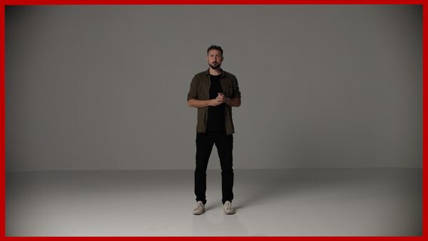 Novinář Dan Sywala,