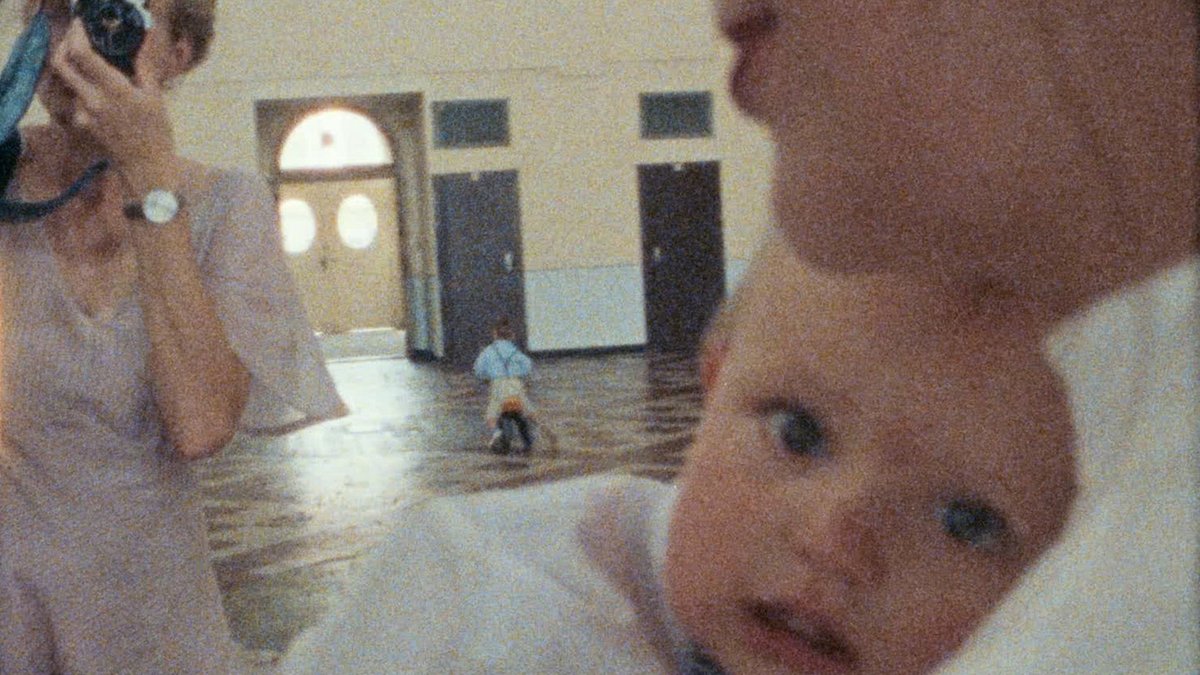 Trailer k dokumentu Osm milimetrů rodiny