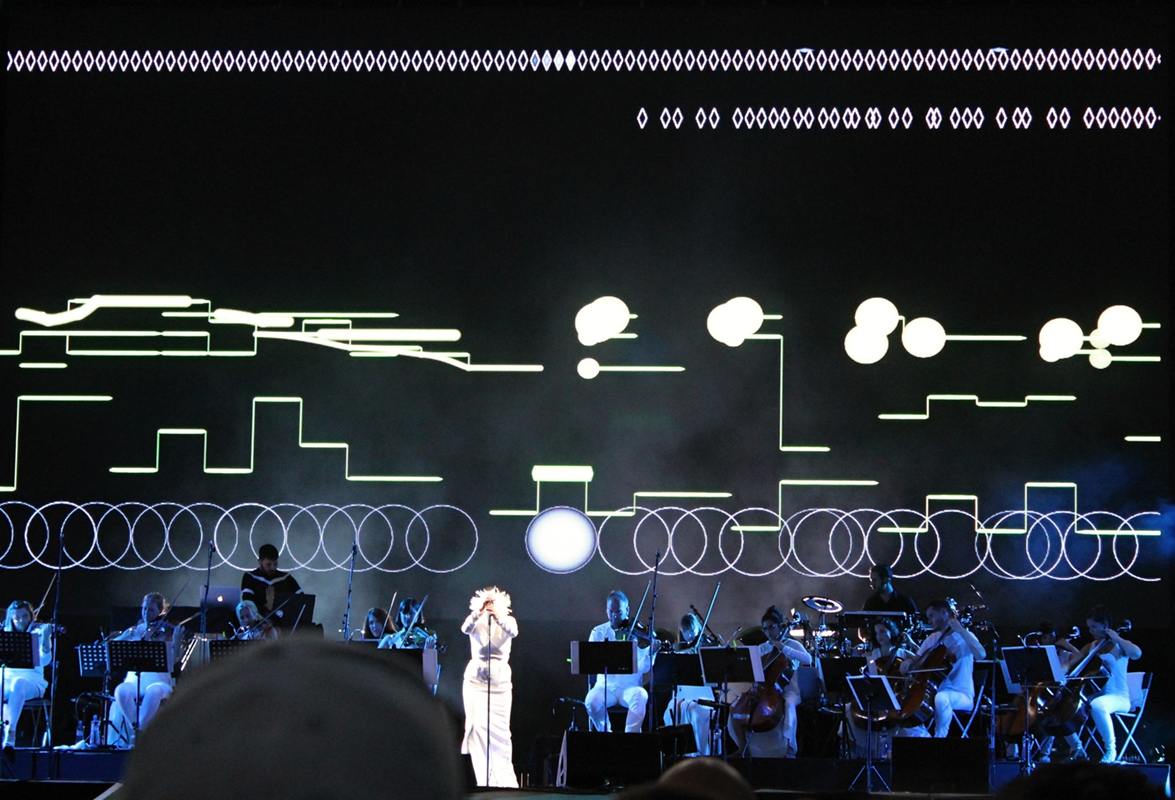 Björk vystoupila v roce 2015 na festivalu Colours of Ostrava