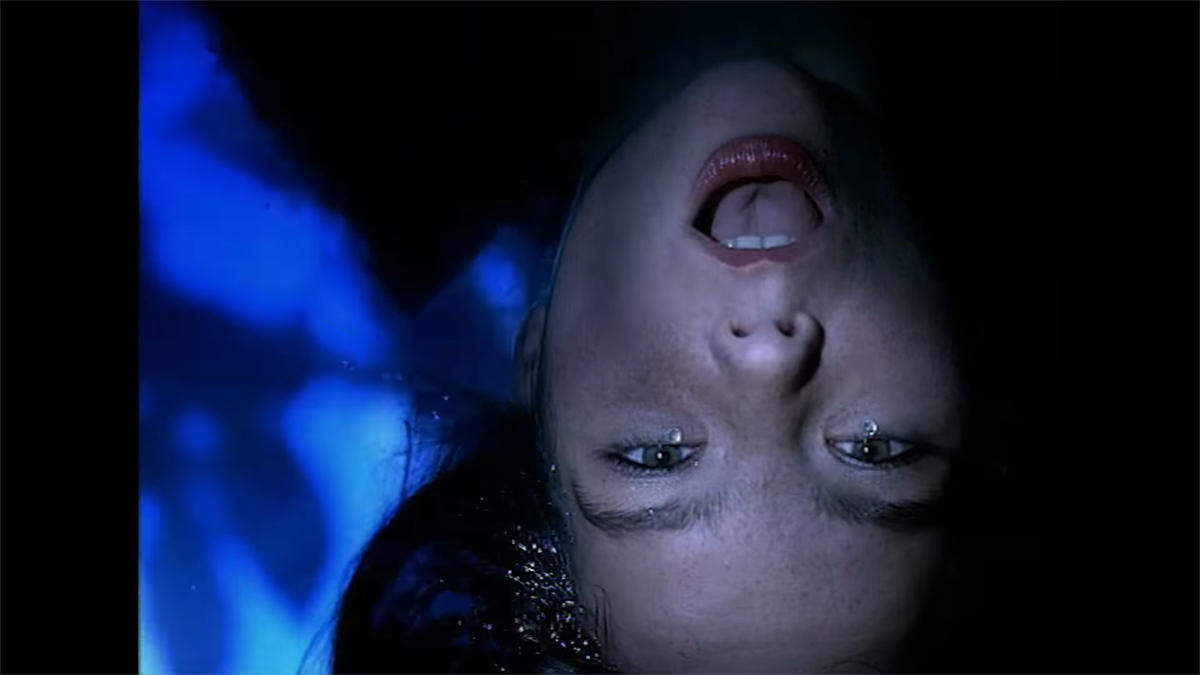 Klip MIchela Gondryho k písni human behaviour