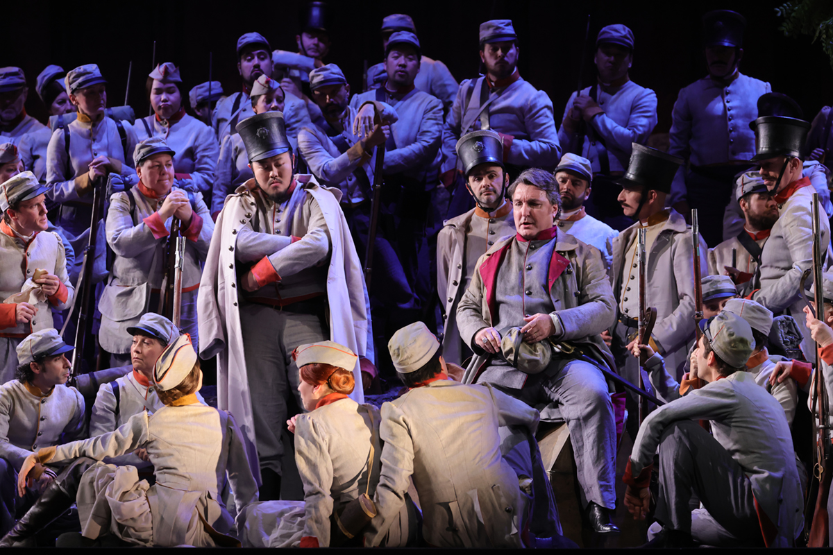 Verdiho Síla osudu z milánské La Scaly,