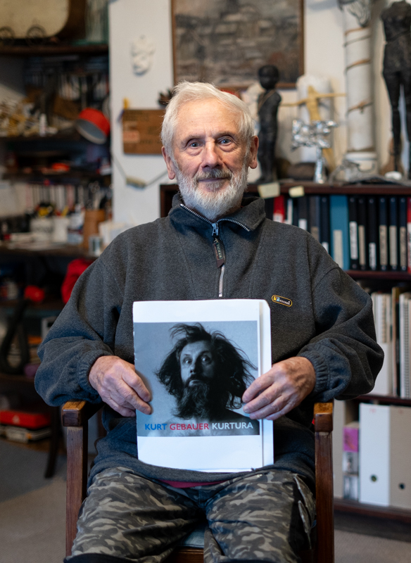 Sochař Kurt Gebauer