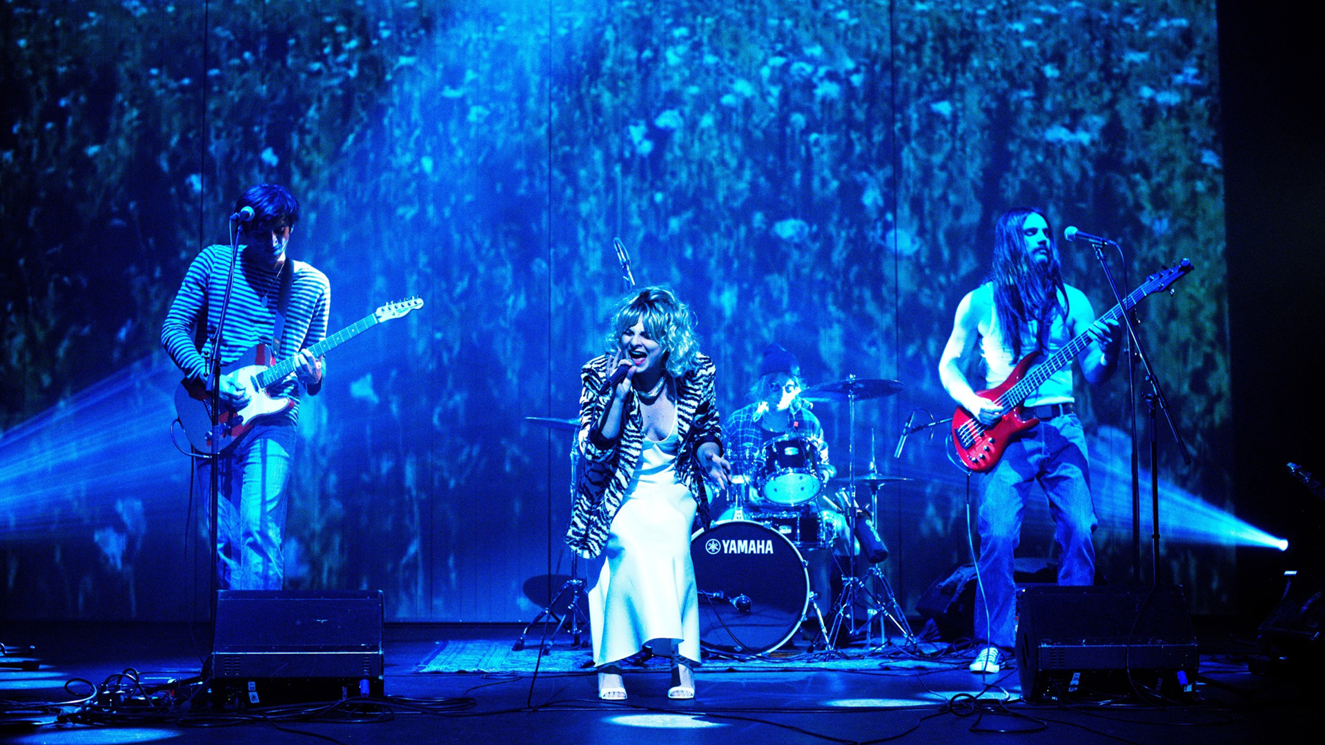 Záběr z inscenace Pravidla Nirvány pražského Švandova divadla: