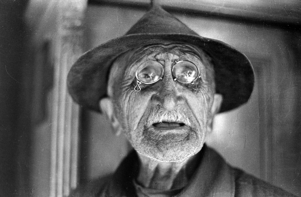 Malíř, grafik a&nbsp;spisovatel Josef Váchal, Sudeňany, 1967. Z&nbsp;retrospektivy Dagmar Hochové v&nbsp;pražském Domě fotografie