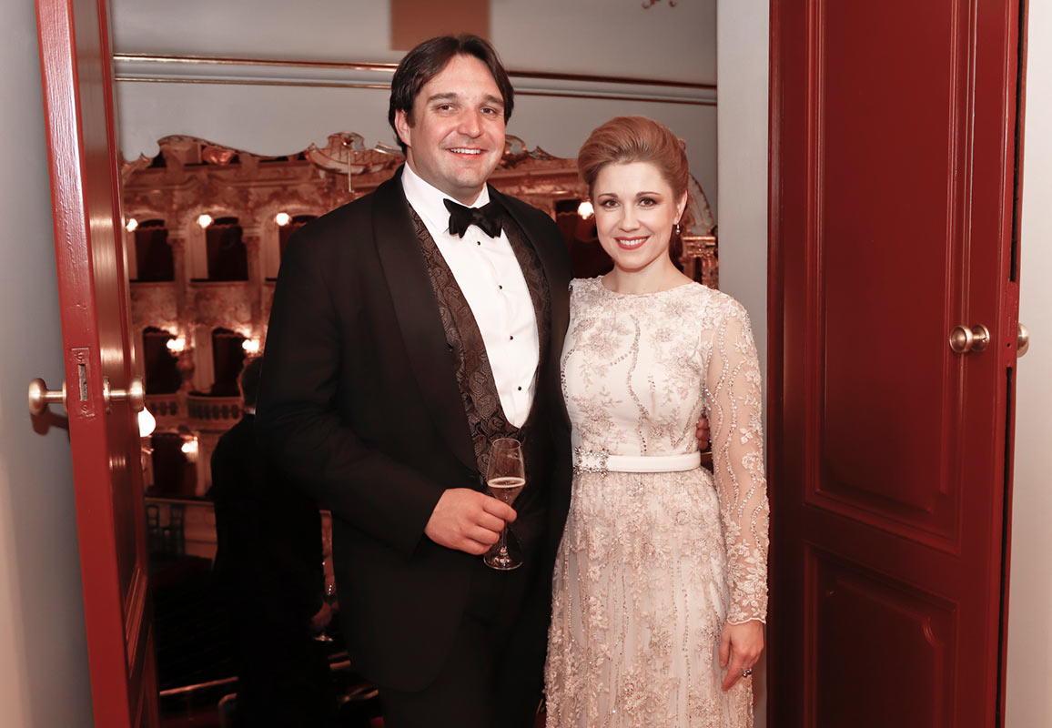 Pěvkyně Kateřina Kněžíková a pěvec Adam Plachetka v roce 2020 při znovuotevření Státní opery v Praze