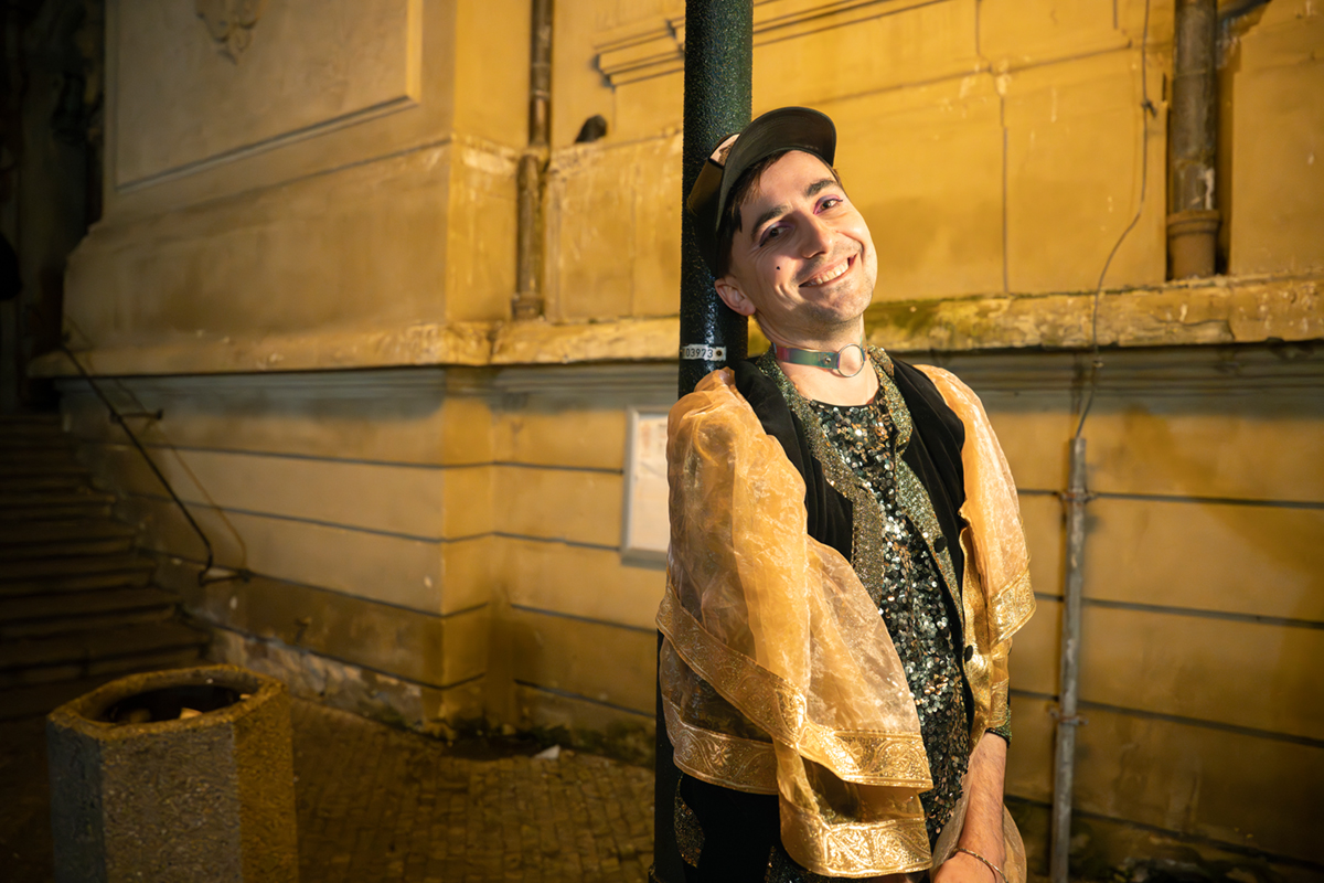 Básník, performer, editor a překladatel Ondřej Macl