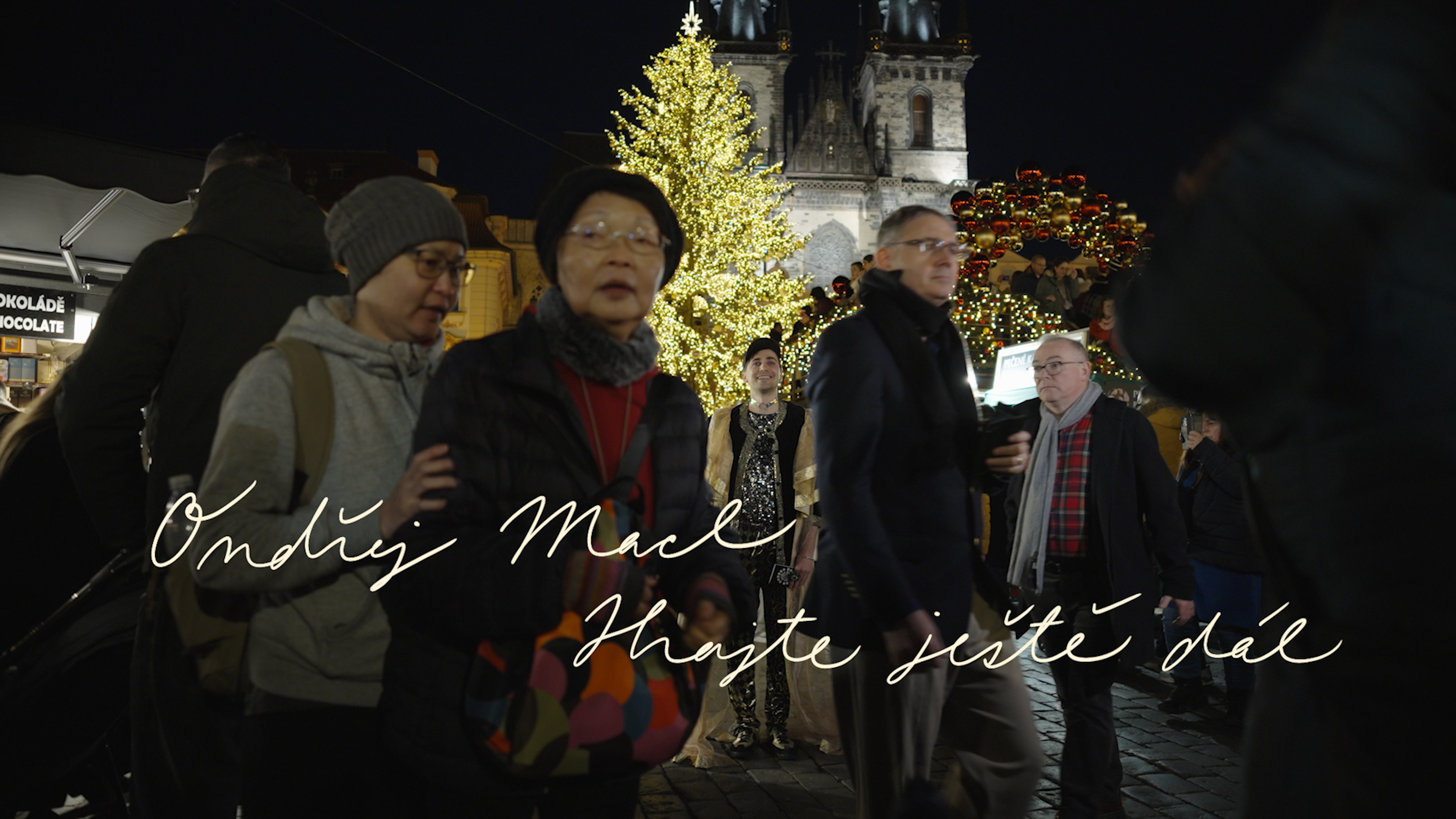 Básník, performer, editor a překladatel Ondřej Macl