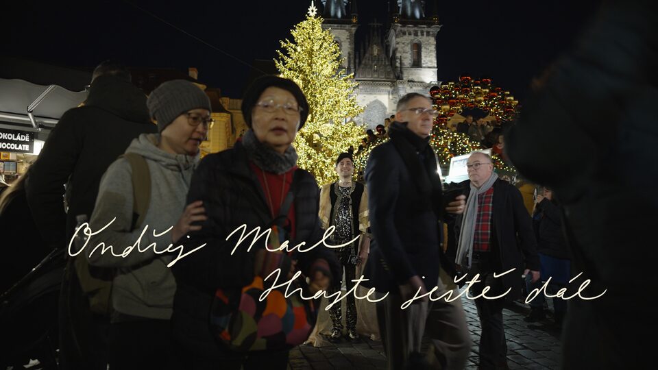 Básník, performer, editor a překladatel Ondřej Macl