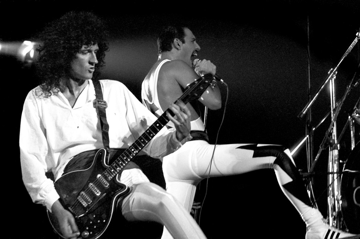 Brian May a Freddie Mercury při vystoupení skupiny Queen 