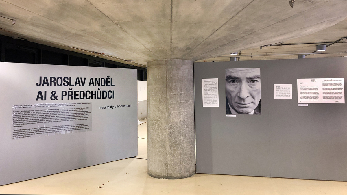 Z&nbsp;výstavy AI & předchůdci v&nbsp;Galerii Národní technické knihovny v&nbsp;pražských Dejvicích