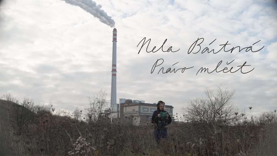 Básnířka a intermediální umělkyně Nela Bártová,