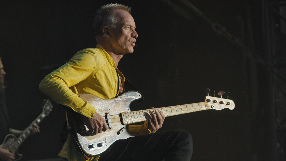 Sting na koncertě u zámku Chambord