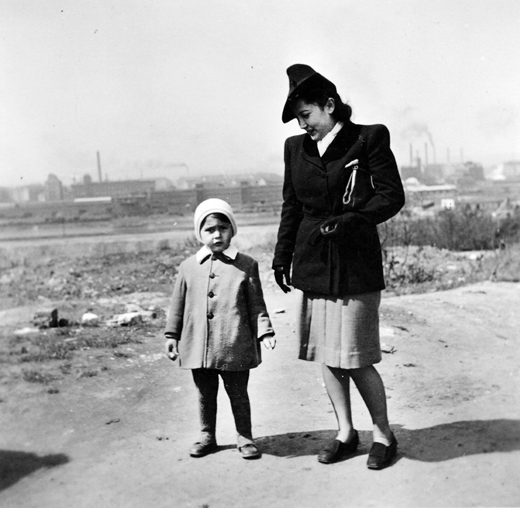 Chlapeček Lubor Dohnal se služebnou Marií