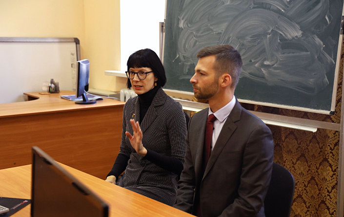 Ředitelka Českého centra Kyjev Tereza Soušková a druhý tajemník, tiskový mluvčí Velvyslanectví České republiky na Ukrajině Jan Chudoba