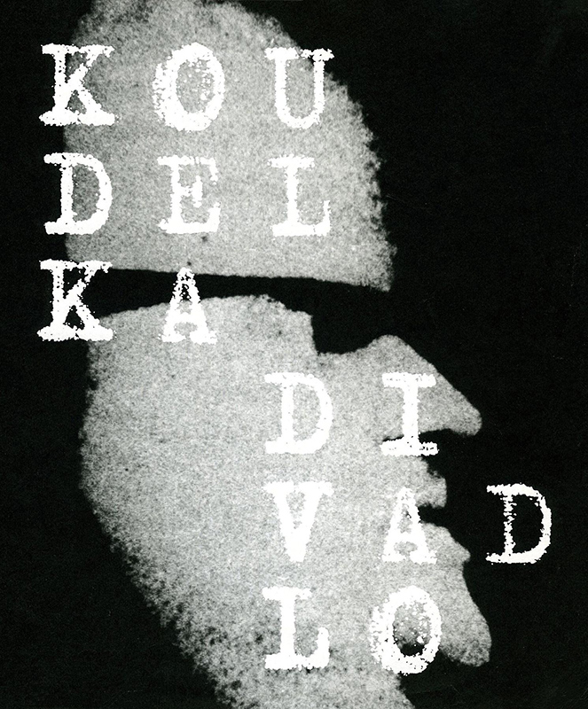 Pro obálku knihy byla využita fotografie z inscenace Král Ubu