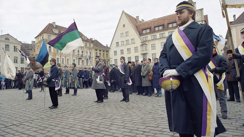 Studentská demonstrace na náměstí v Tallinu v roce 1990
