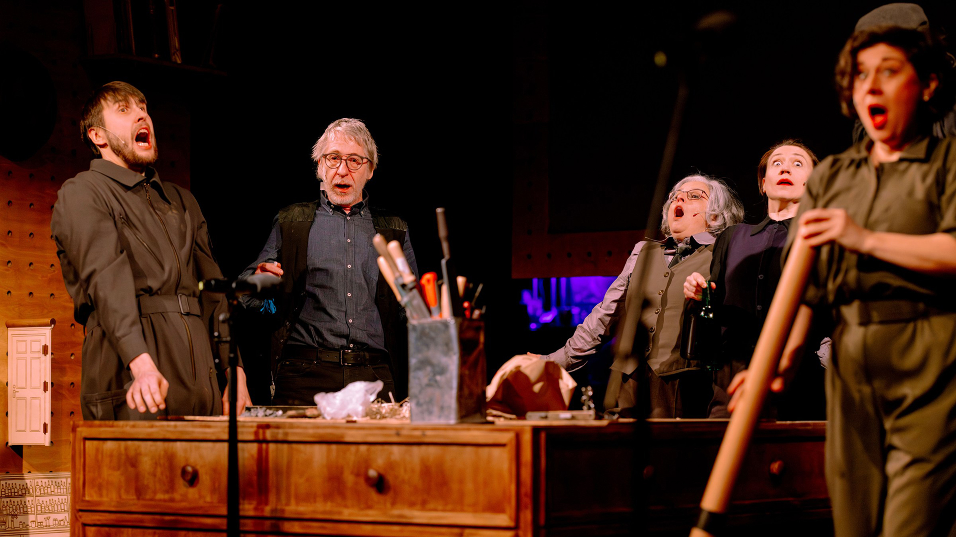 Fotografie z inscenace Legenda Batlička: Na vlnách dobrodružství v plzeňském Divadle Alfa