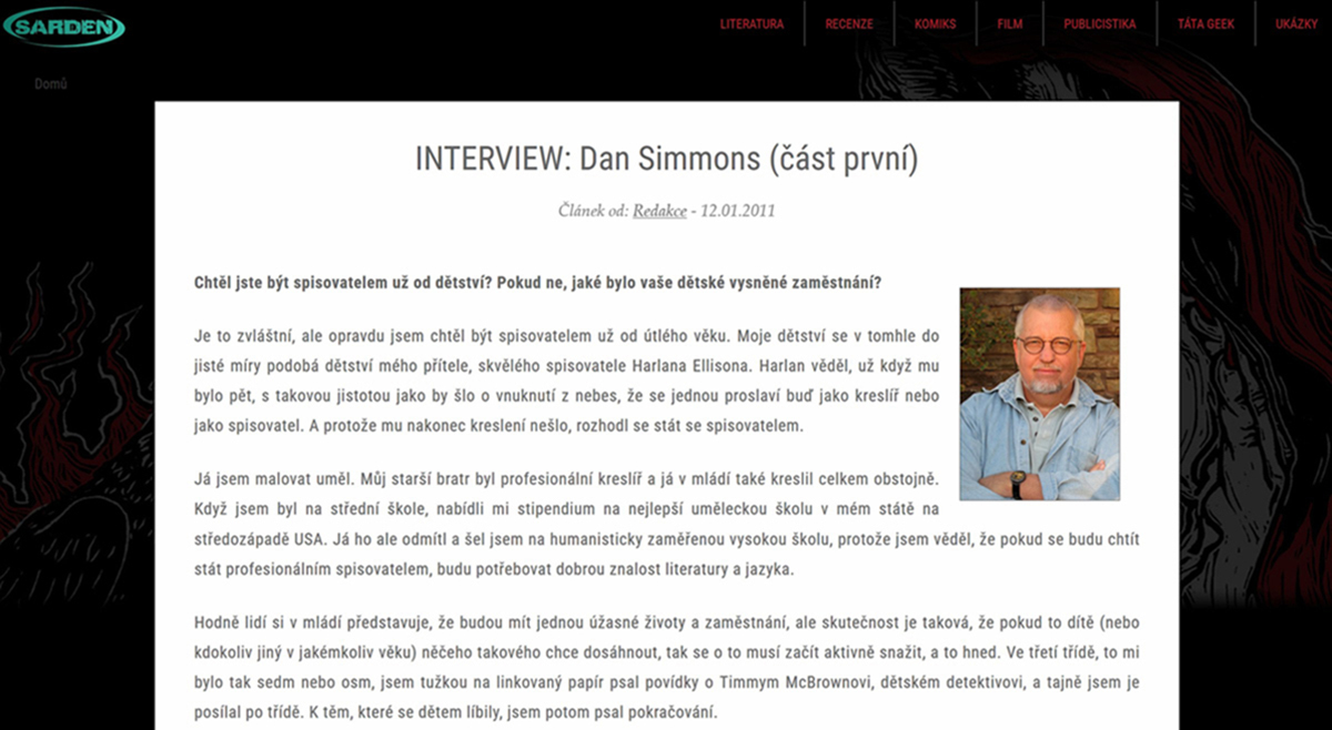 Screenshot úvodní pasáže Simmonsova rozhovoru pro český žánrový web Sarden