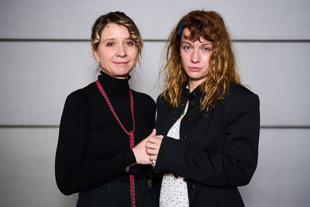 Ukrajinská dokumentaristka Alisa Kovalenko (vlevo) a spolurežisérka snímku Po stopách, Marysja Nikiťuk