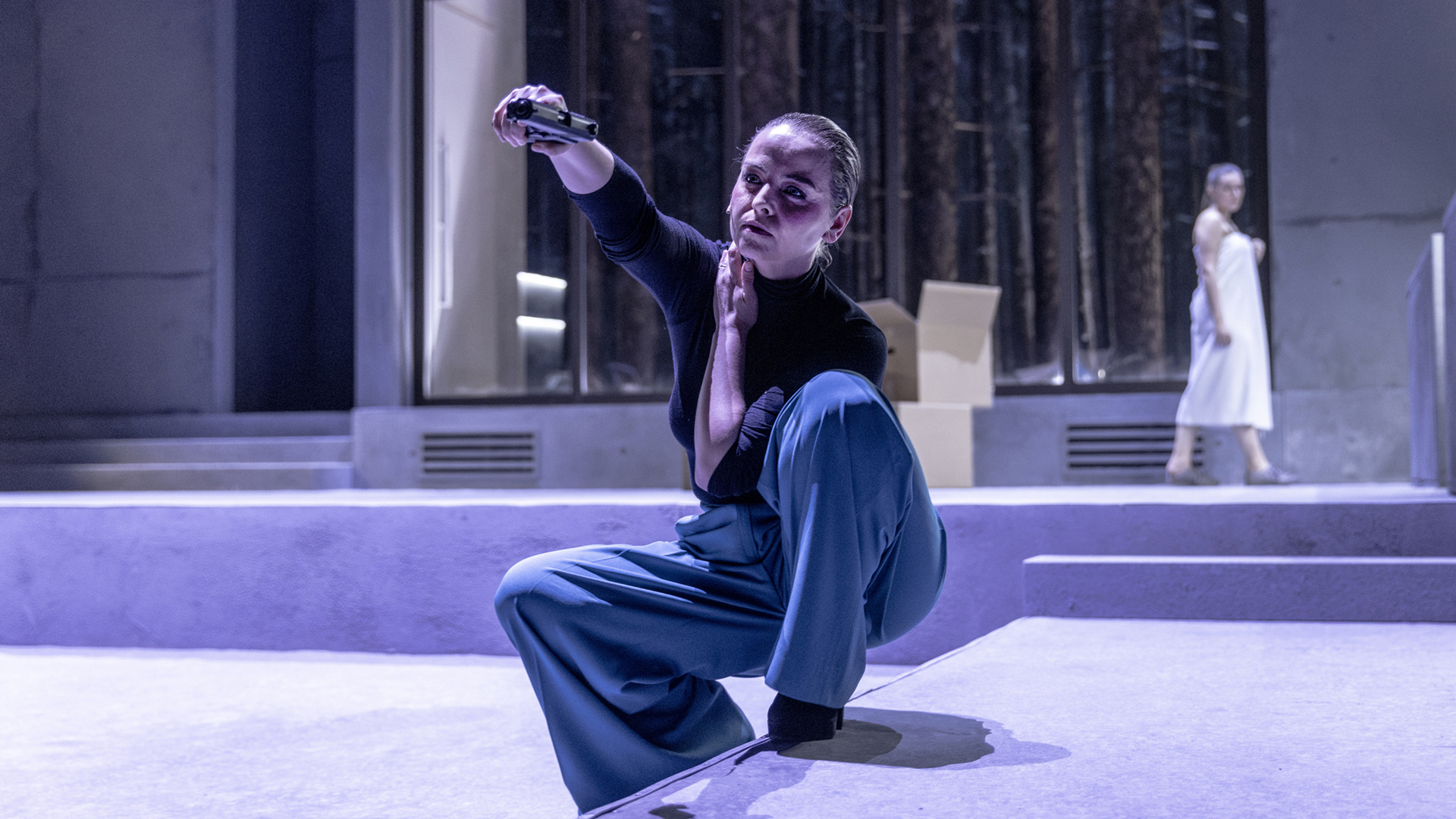 Z inscenace Heda Gablerová pražského Národního divadla