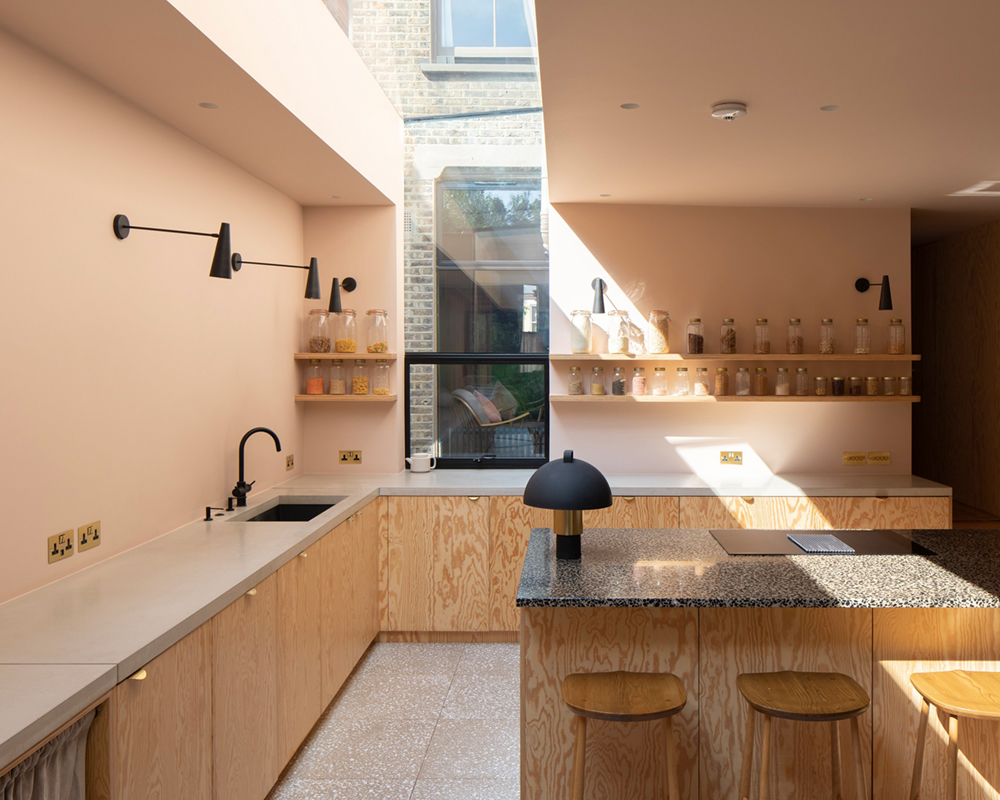 Z návrhů Daniely Dohnálkové: kuchyně v rezidenci v londýnské Jerningham Road