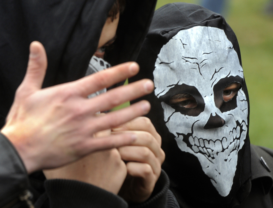 Z dějin české Antify: shromáždění konané na pražském Těšnově 13. prosince 2008 pod heslem Proti rasistickým pogromům, proti sociálnímu vyloučení, za důstojný život pro všechny