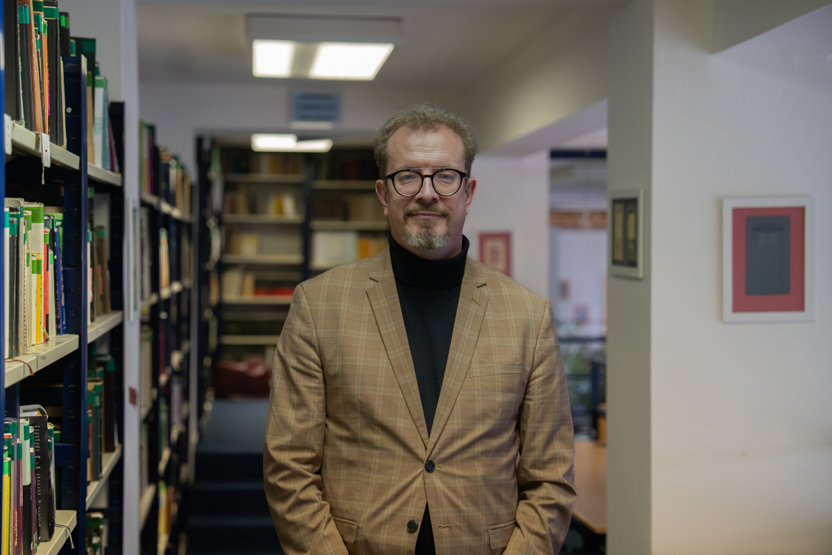 Básník a literární teoretik Jiří Koten