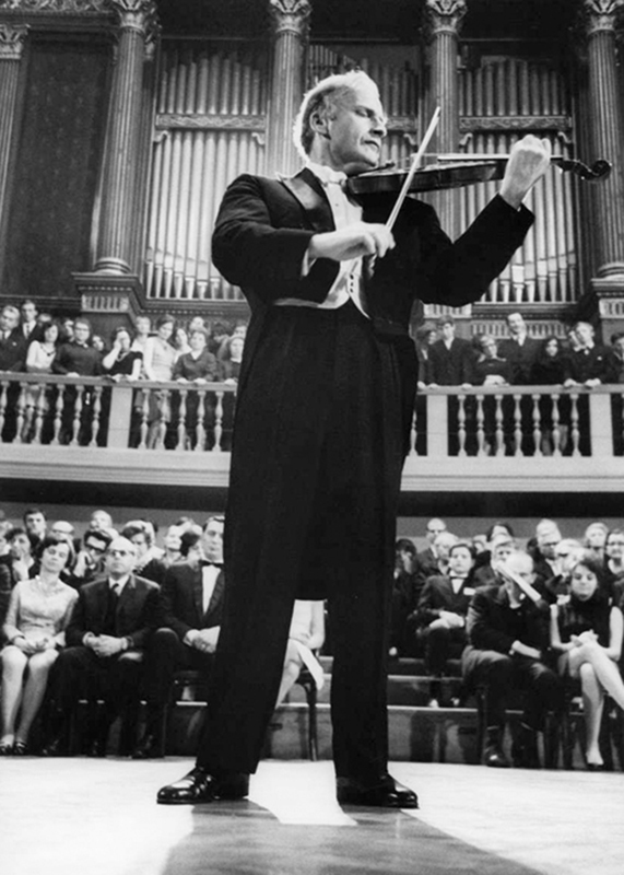 Slavný houslista Yehudi Menuhin 