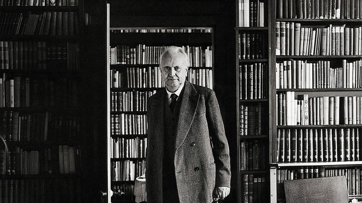 Karl Jaspers ve své knihovně