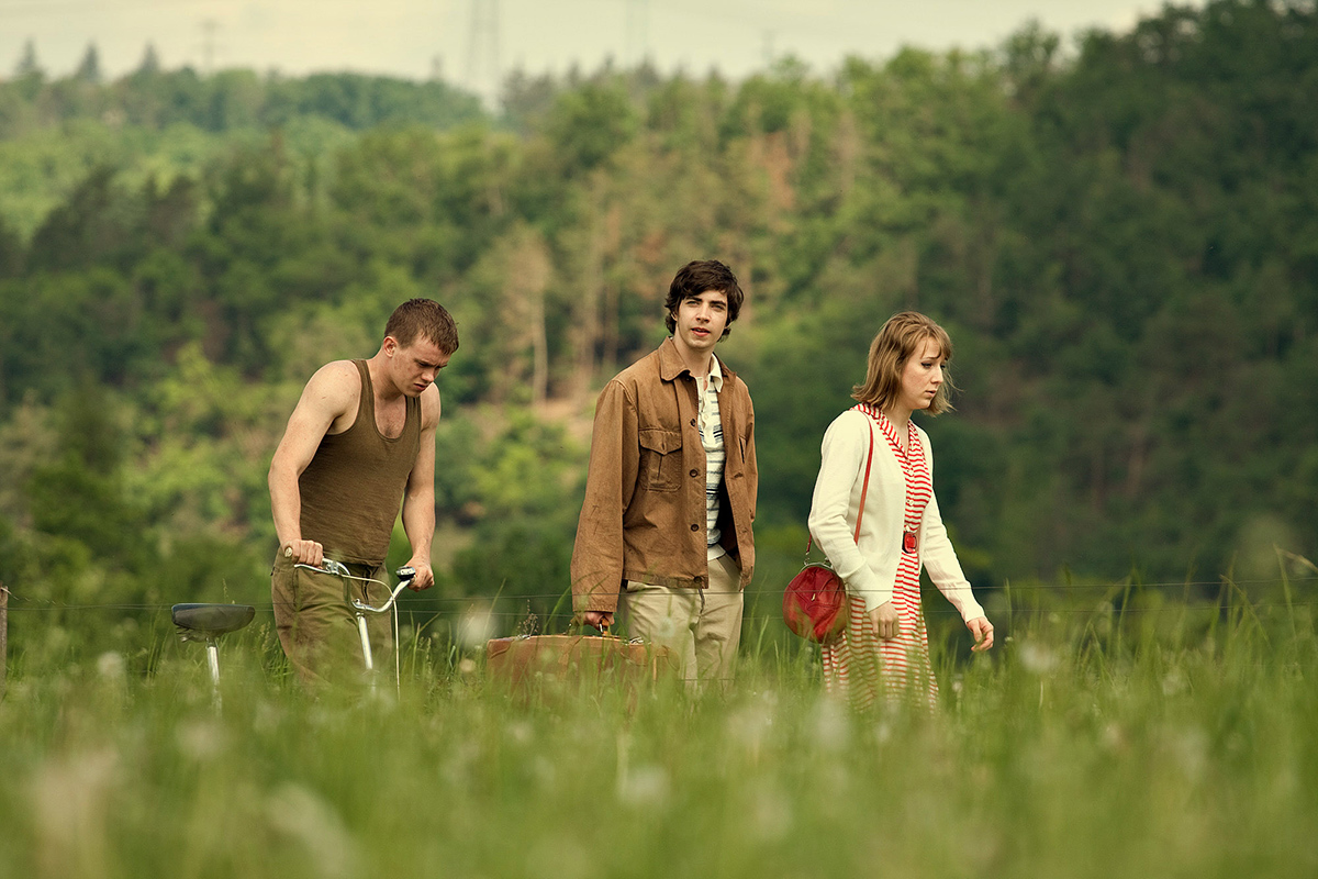 Alexej Bardukov, Ivan Lupták a Marie Štípková ve filmu Anglické jahody
