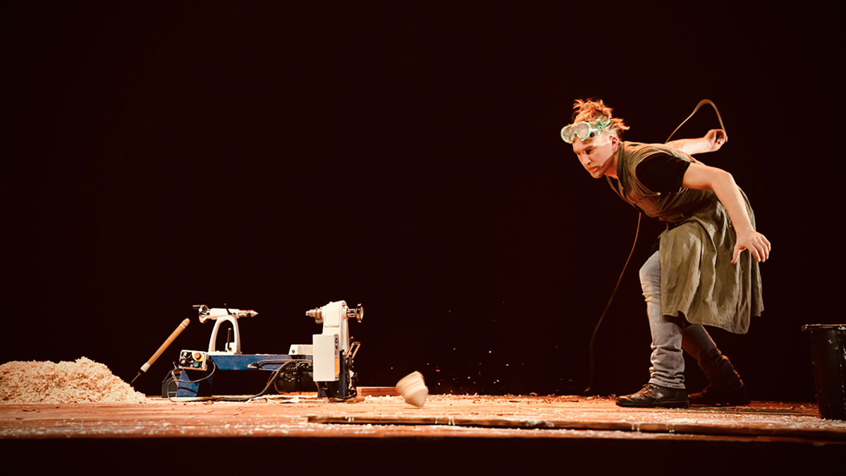 Trailer k představení <em>Sawdust Symphony</em>, zdroj: YouTube