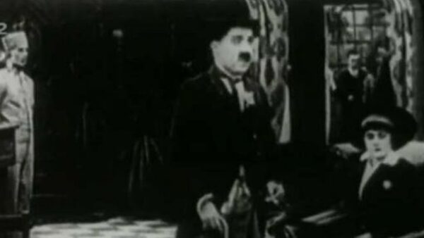 Chaplin se vrací z flámu