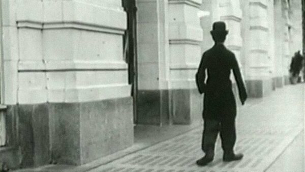 Chaplin ve filmovém ateliéru