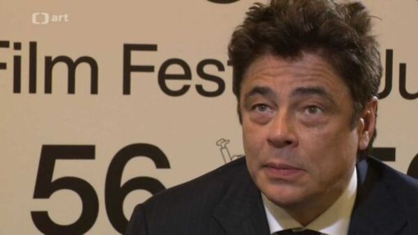 Na plovárně s Beniciem del Toro
