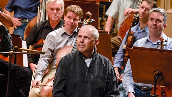 Zkouška orchestru: na VLAST II